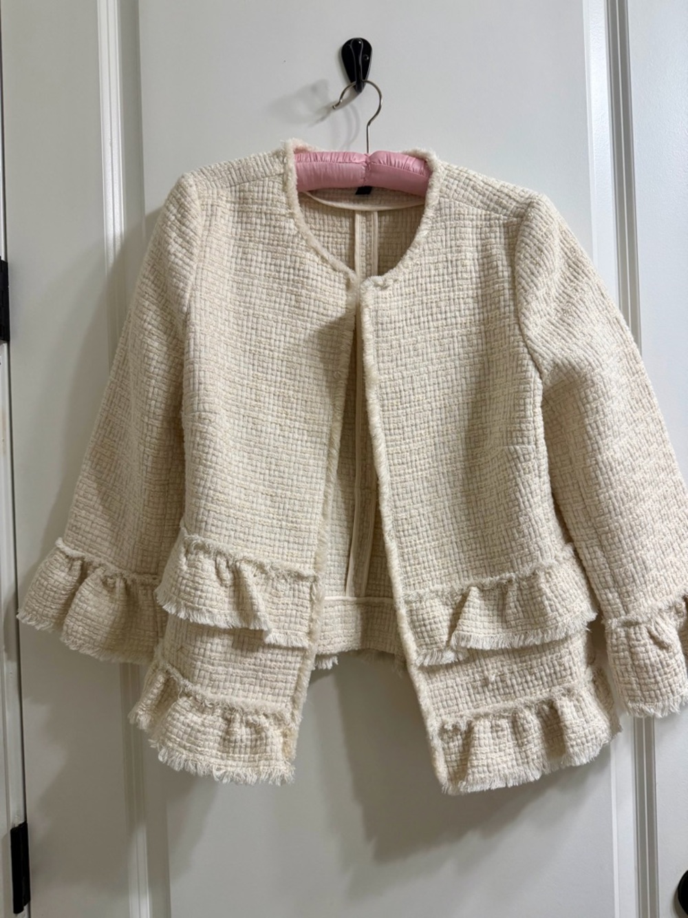 Ann Taylor Cream Textured Ruffle Hem Women's Jacket sz 6